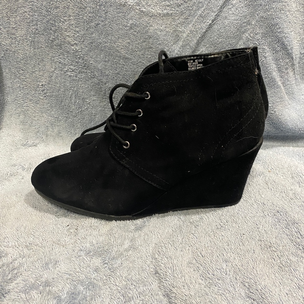 AZ Lilly Heeled Black Booties Size 11